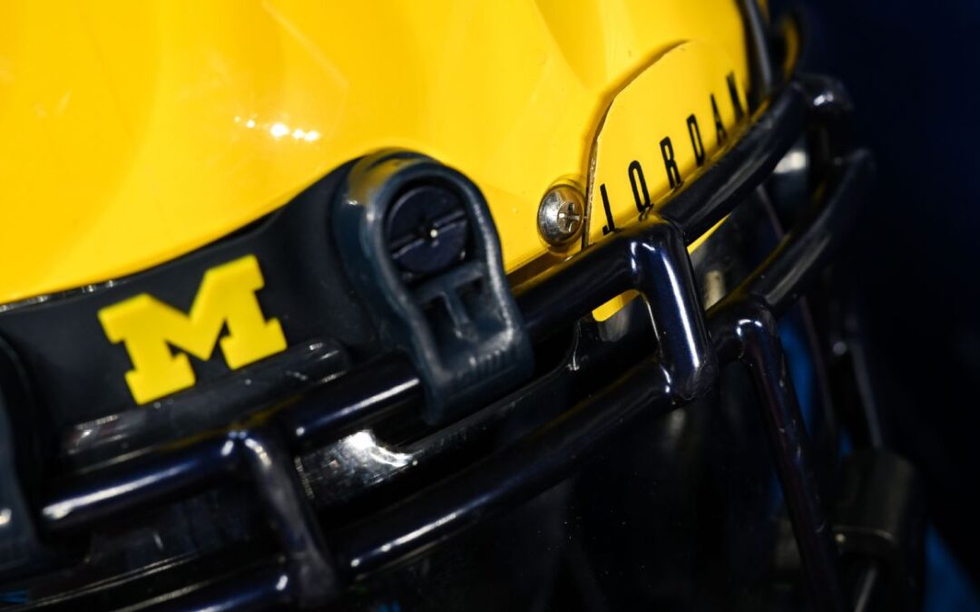 U-M loses 4-star Smith’s pledge, targets No. 1 QB​