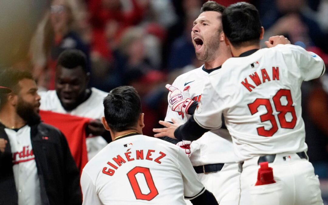 Fry’s walk-off HR caps Guardians’ wild G3 win​