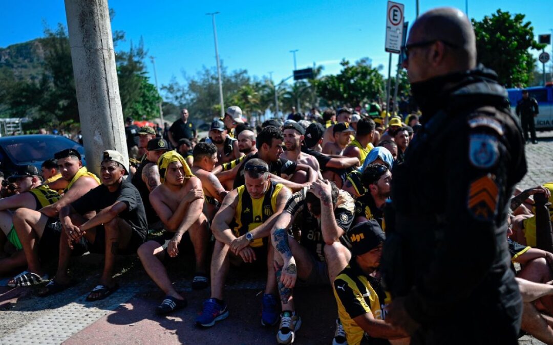 200 Peñarol fans detained after clashes in Rio​​