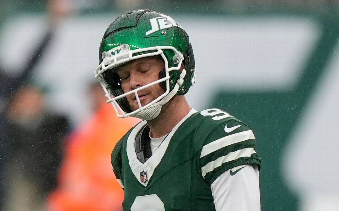 Jets put struggling Zuerlein on IR, add 2 kickers​