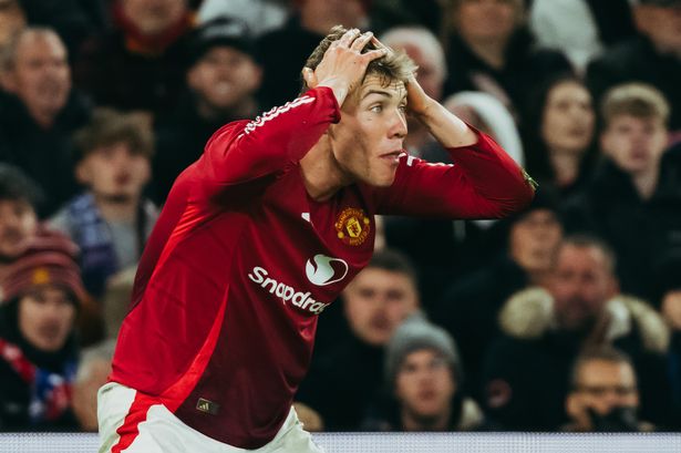 Rasmus Hojlund told he was lucky his reaction didn’t cost Man Utd dearly against Chelsea​