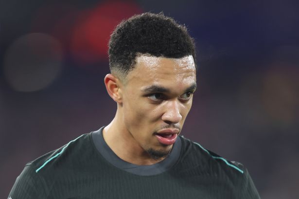 Arne Slot reminds Trent Alexander-Arnold of Steven Gerrard’s Liverpool transfer call​